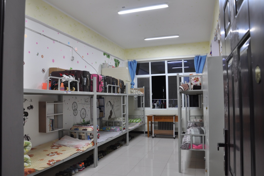 “微作品风采展”中宿舍文化剪影