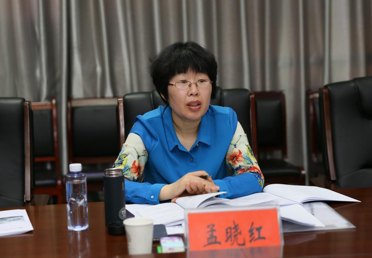 考核组组长孟晓红介绍考核内容及流程