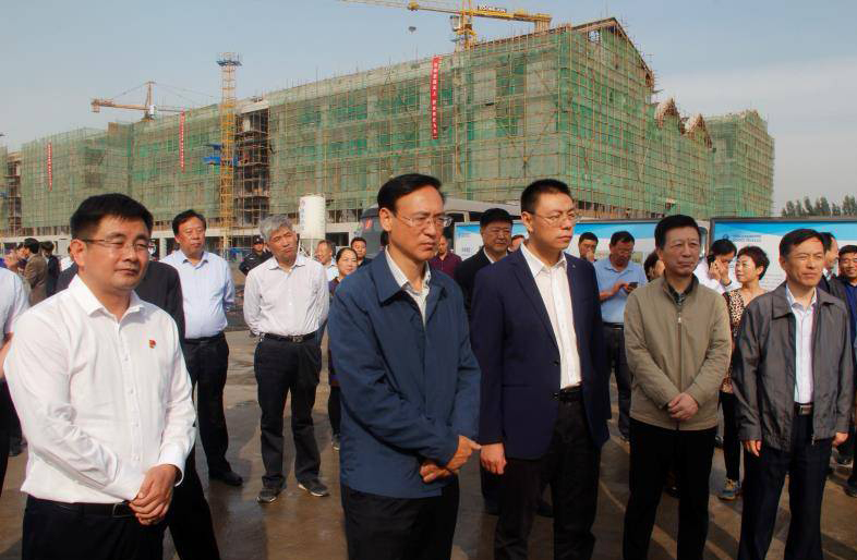新乡市委书记张国伟一行莅临我院新校区观摩