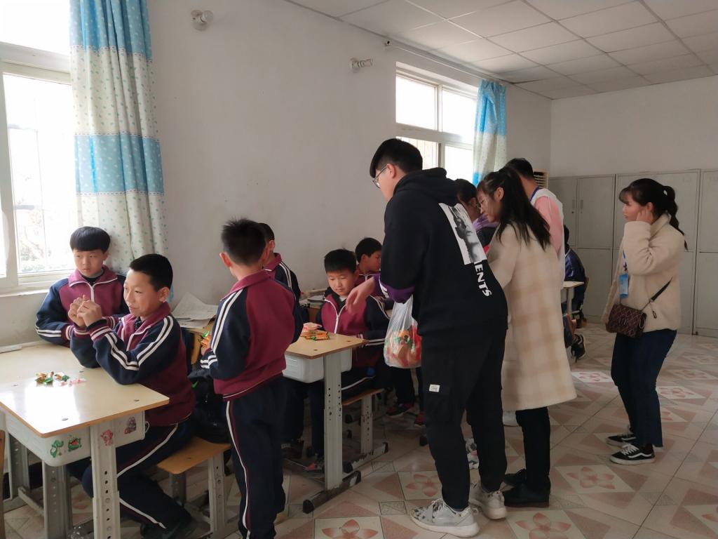 “太阳村”儿童救助中心公益行--分享交流