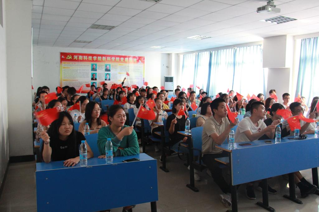 集中观看现场(四)