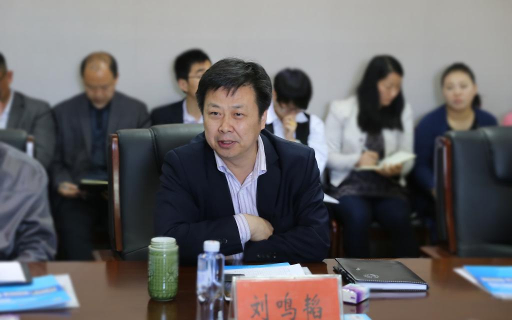 院长刘鸣韬教授致欢迎辞