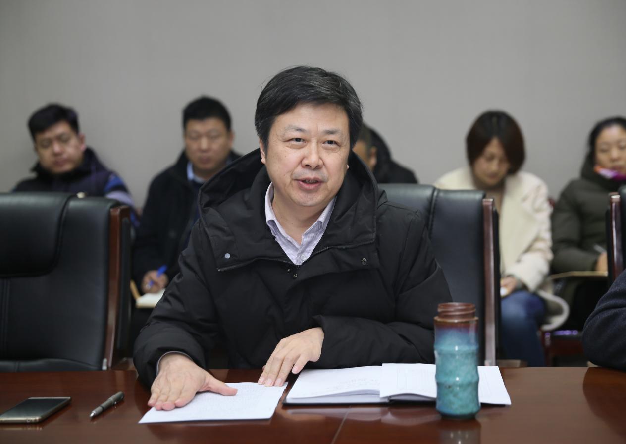 院长刘鸣韬代表行政班子述职