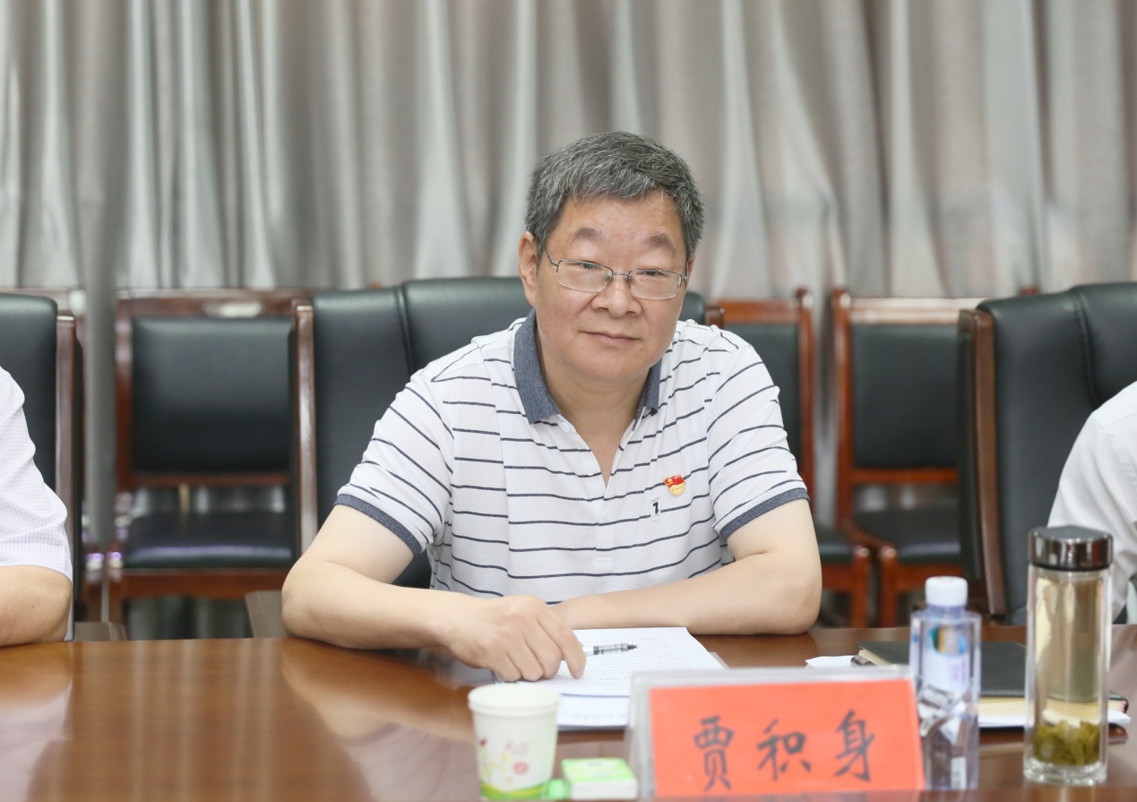 河南科技学院工会主席贾积身讲话